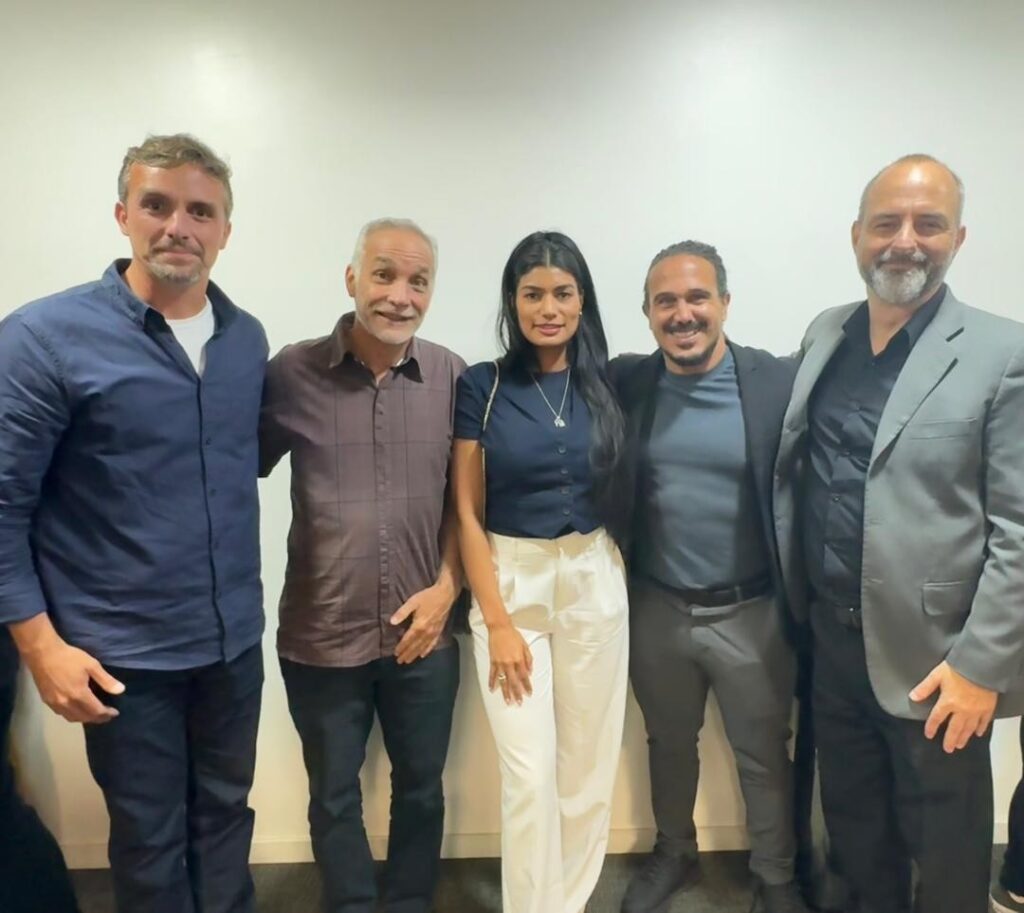La delegación de TIDE comparte con personalidades de la alguicultora brasileña: Pedro Paulo Vieira (NEPTUS, UFRJ), Domingos Savio (AMAPAR) y Mauricio Roque da Mata (BIOMAZUL).