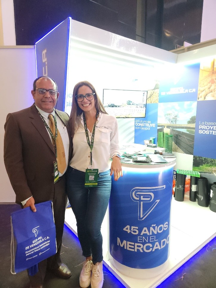 Con Astrid Ojeda, de GEOPOL DE VENEZUELA