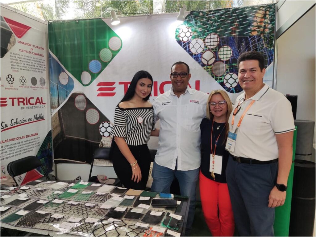 Eduardo Castillo, Presidente de la SVA, comparte con el equipo de Ventas de Trical de Venezuela, destacándose su Gerente, Nelly Patiño.